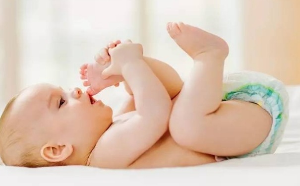 如何護(hù)理新生嬰兒？新生兒月子護(hù)理要注意什么？(1)