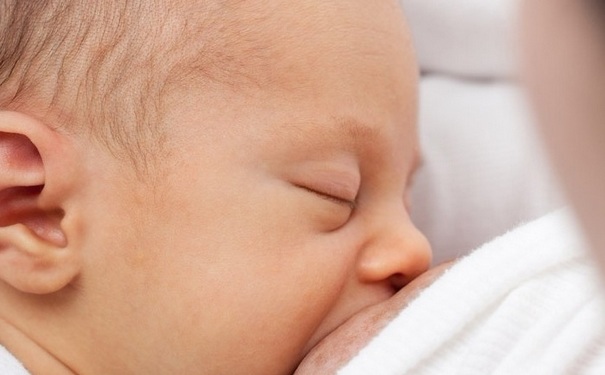 母乳常溫下可以保存多久？母乳可以保存多長時(shí)間？(1)