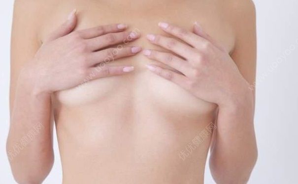 乳房一邊大一邊小怎么辦？為什么乳房會不一樣大？(1)