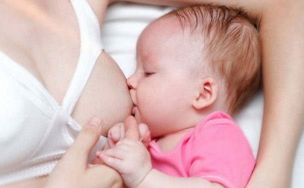 產(chǎn)婦哺乳期乳頭為什么會皸裂？哺乳期乳頭皸裂是什么原因？(1)