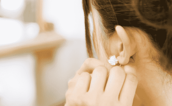 女性打耳洞要注意什么？女性打耳洞要注意哪些？(1)