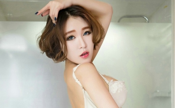 為什么男人喜歡胸大的女人？為什么男人都喜歡胸大的女人呢？(1)
