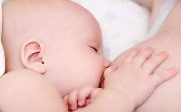 母乳喂養(yǎng)要做好的“三個堅持”是什么？如何讓寶寶自然吸乳？(1)