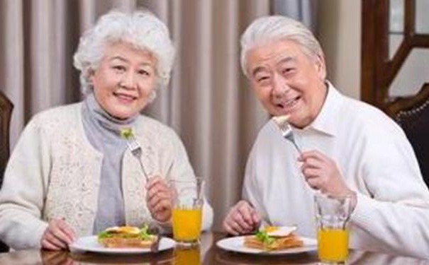 老人如何按排早餐？老人吃早餐的原則有哪些？(1)