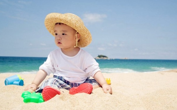 夏天孩子中暑如何護(hù)理？怎么預(yù)防孩子中暑？(1)