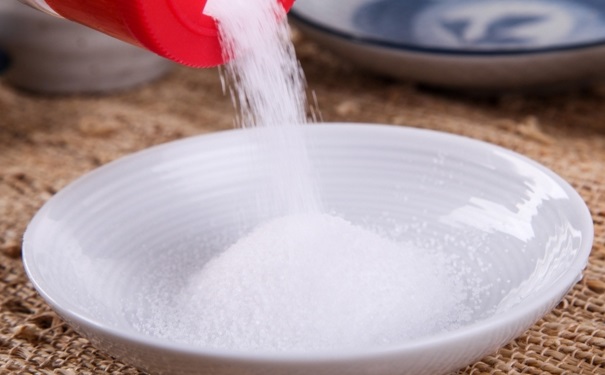 產(chǎn)后哺乳期不能吃鹽嗎？產(chǎn)后吃太咸會有哪些危害？(1)