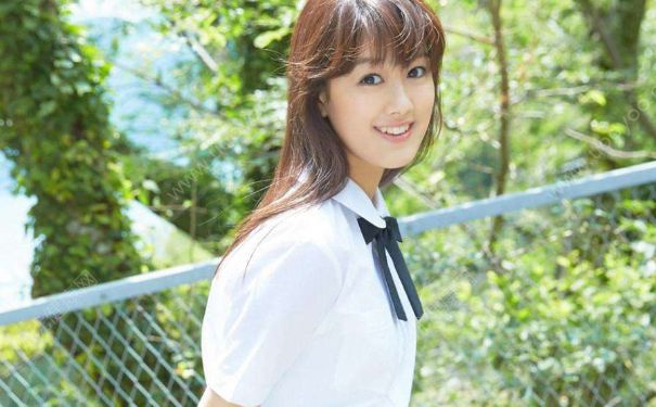 15歲月經期胸痛怎么回事？青春期少女乳房輕微疼痛是怎么回事？(1)
