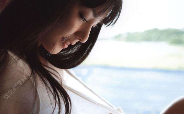 女人口臭是什么原因？女人口臭吃什么藥？(1)