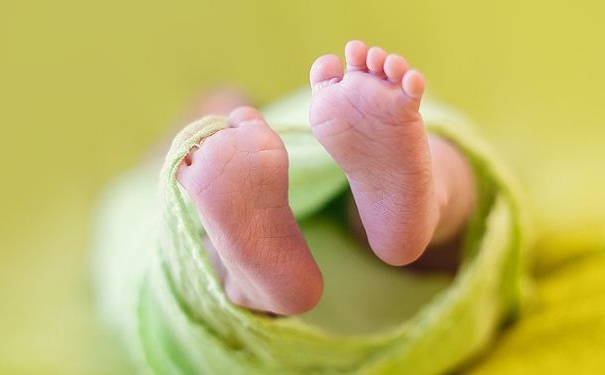 新生兒會有哪些不正常表現(xiàn)？嬰幼兒奶粉該如何選擇？(1)