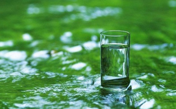 夏季補(bǔ)水的常用方法有哪些？有助女人補(bǔ)水的果蔬有哪些？(1)