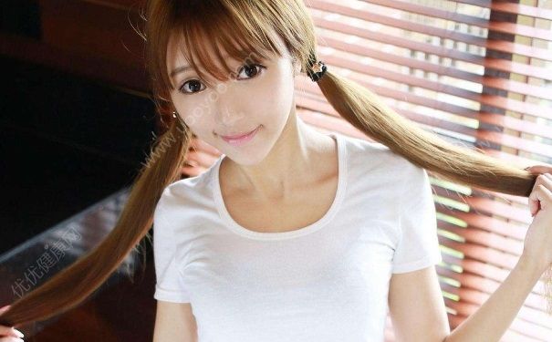 高中女生胸部太小怎么辦？高中女生胸部太小怎么變大？(1)