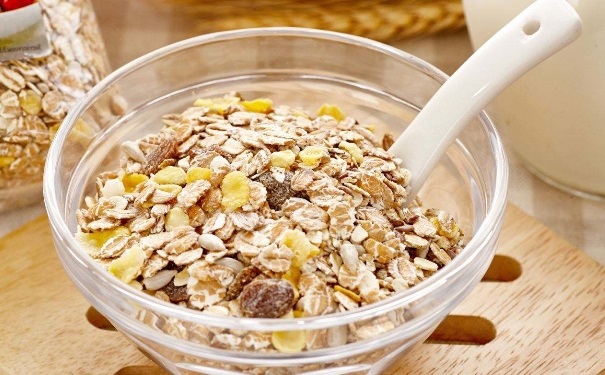 老人吃什么保護(hù)心血管？保護(hù)心血管的食物有哪些呢？(1)