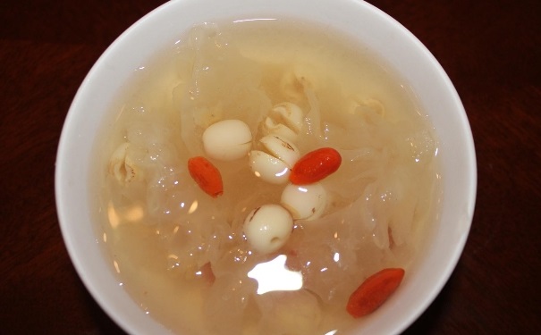 老年人養(yǎng)生的食譜有哪些？老年人吃什么食物養(yǎng)生呢？(1)