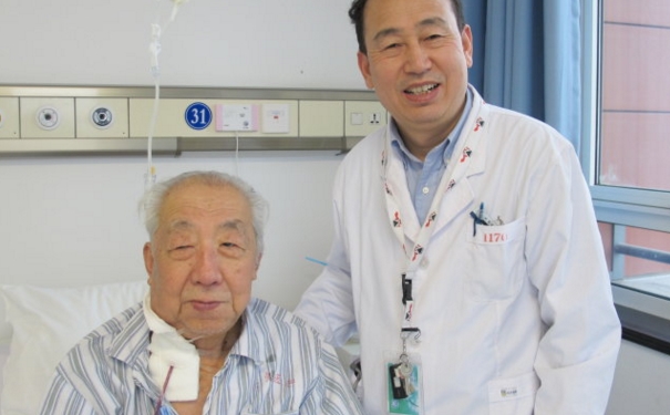 輕度腦中風(fēng)的治療方法有哪些？中風(fēng)的前的征兆有哪些？(1)