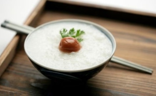 過敏性鼻炎吃什么食比較好？治療過敏性鼻炎的食療方有哪些？(1)