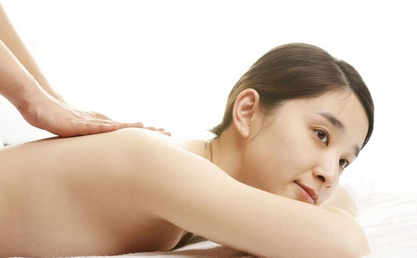 后背疼痛是什么原因?qū)е碌?？為什么總是感覺(jué)后背疼？(1)
