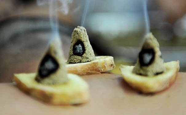 怎么用艾灸治腳氣？用艾灸治腳氣的方法有哪些？(1)