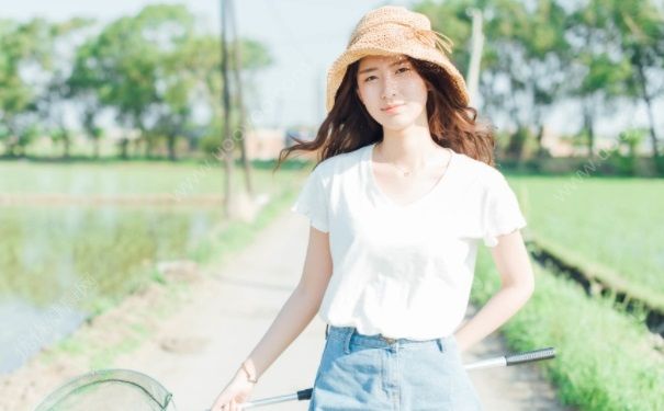 夏天頭發(fā)愛油怎么辦？頭發(fā)老出油怎么解決？(1)