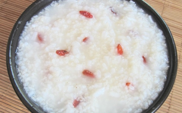 牙齦上火腫痛怎么治療？牙齦上火的食療法有哪些？(1)