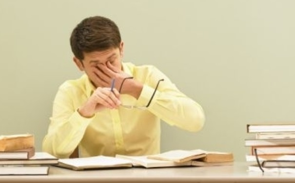 上班睡眠不足如何調(diào)理？怎么才能預(yù)防失眠？(1)