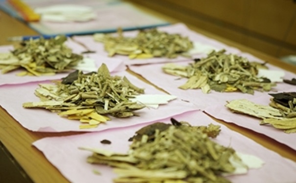 怎樣喝中藥才不苦？喝中藥有什么要注意的？(1)