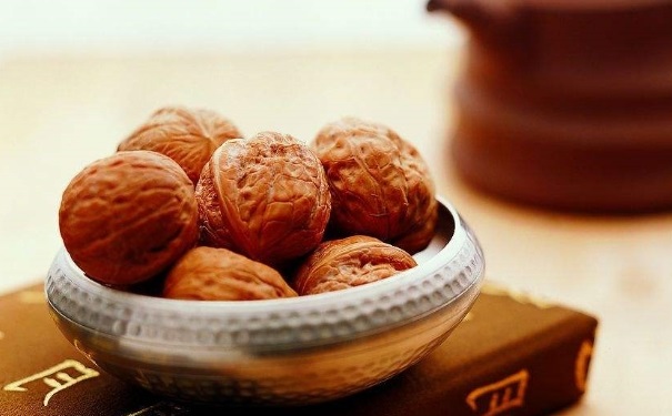 老人怎么吃能養(yǎng)生？老年人的飲食養(yǎng)生方法(1)