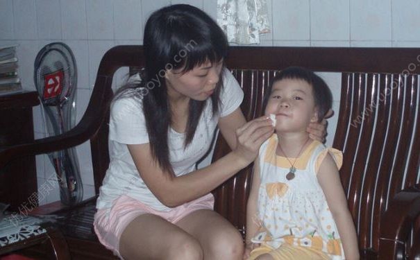 保姆掌摑1歲幼兒，照顧寶寶有什么要注意的？(1)
