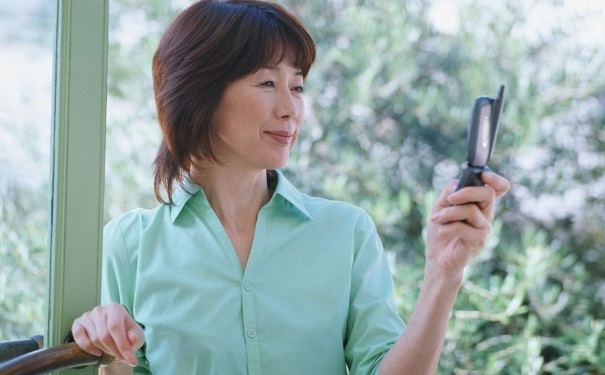 更年期來(lái)臨前有什么癥狀？更年期女性怎么保??？(1)