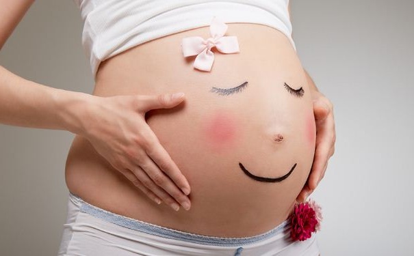 孕婦哪些行為會(huì)傷及胎兒？孕婦該如何培養(yǎng)良好的生活習(xí)慣？(1)