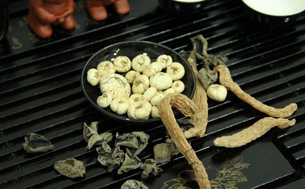 中草藥對男性健康有哪些好處？吃中藥有哪些禁忌？(1)