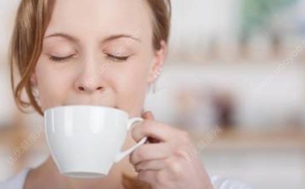 上班族如何喝水補水？身體缺水會出現哪些信號？(1)