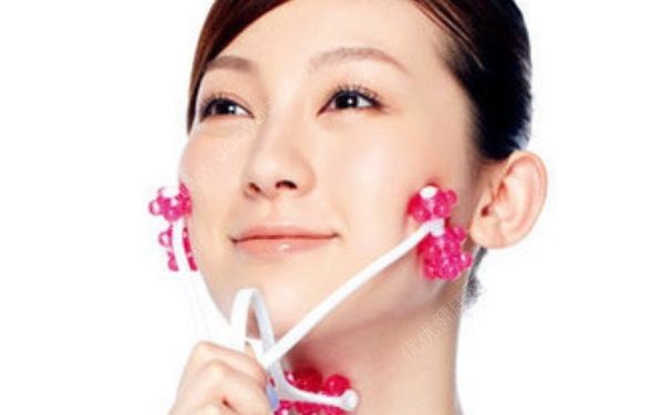 按摩瘦臉有哪些美麗小妙招？瘦臉按摩的方法步驟是什么？(1)
