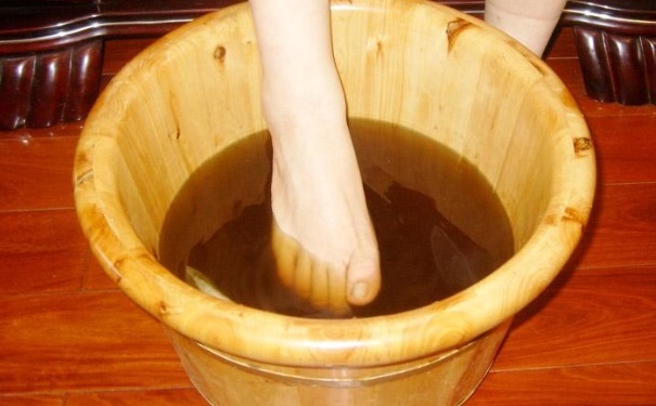 用什么中藥泡腳好？中藥泡腳有哪些功效？(1)