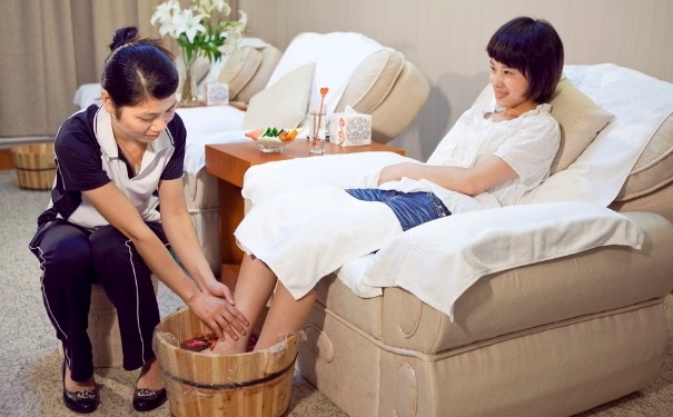 冬天什么時候泡腳最好？冬天怎么泡腳最健康養(yǎng)生？(1)