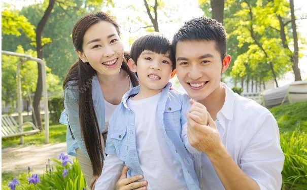 如何避免被蜜蜂蟄？野外被蜜蜂蟄傷怎么辦？(2)