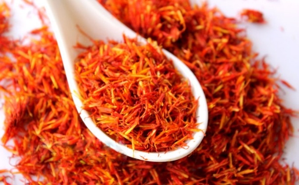中藥泡酒注意事項(xiàng)有哪些？如何用中藥材泡酒養(yǎng)生？(1)