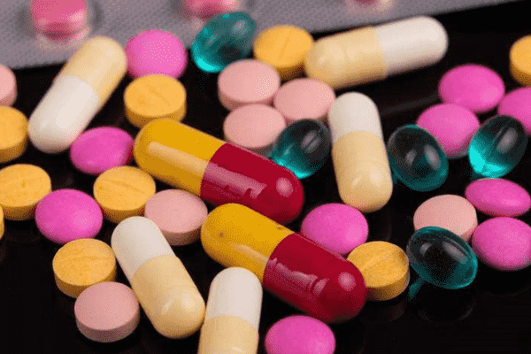 吃膠囊前不喝水的危害你知道嗎？別再直接吞膠囊了喲！(1)