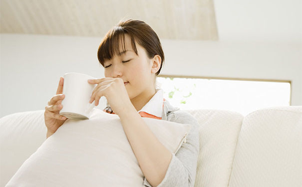 調(diào)經(jīng)中藥什么時(shí)候喝最好？調(diào)經(jīng)中藥是飯前喝還是飯后喝？(1)