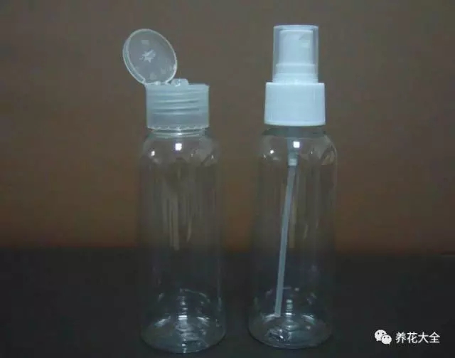 一般是在出現(xiàn)花苞之前噴灑，大約1周1次哦~