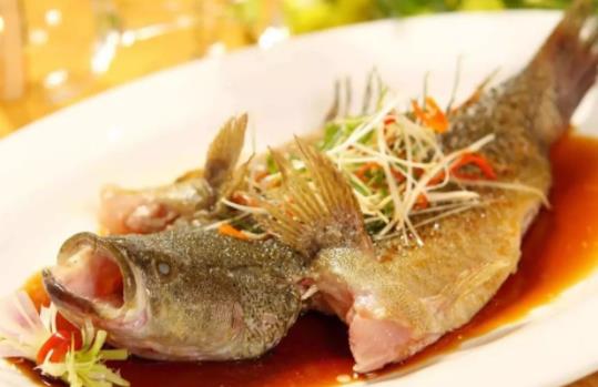 鱸魚死了多久不能吃？哪些人不能吃鱸魚