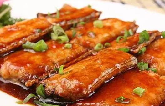 帶魚(yú)為什么沒(méi)有活的？?jī)龅膸~(yú)怎么看好壞