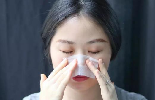 黑頭是怎么形成的？如何有效的去除黑頭？