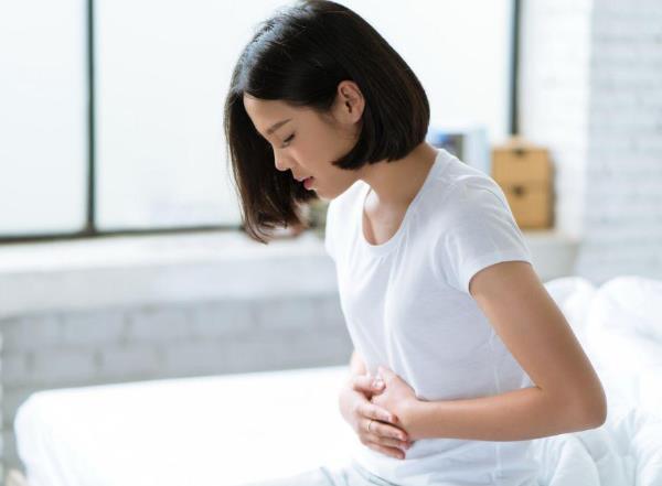 子宮肌瘤有哪些癥狀？誘發(fā)子宮肌瘤原因是什么？