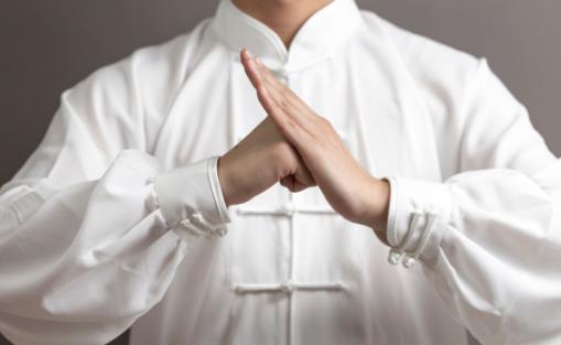 太極拳的運動養(yǎng)生好處多 有助于老人延年益壽