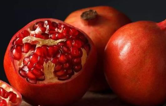 石榴籽壞了是什么樣子？石榴籽對胃有好處嗎