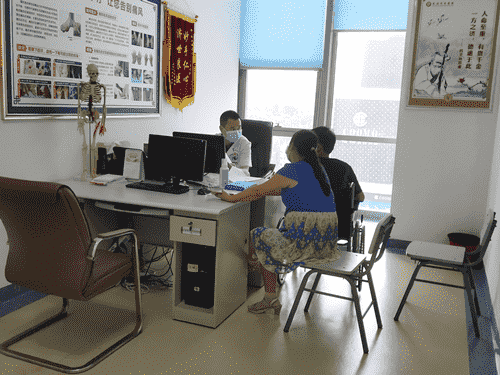 王巍治療痛風(fēng)療效好，助備婚男青年收獲幸福！