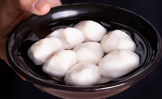 魚丸的魚肉一般用什么魚？魚丸是發(fā)物嗎