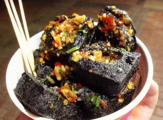 臭豆腐為什么會(huì)臭？臭豆腐有黑色素嗎？