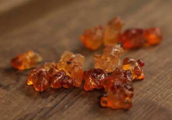 桃膠煮熟要多長時(shí)間？干桃膠用不用放冰箱保存