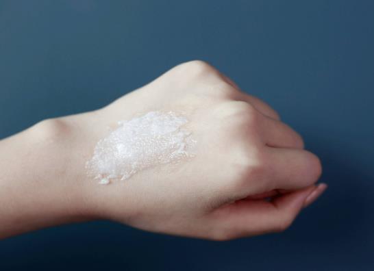 磨砂膏在什么時候使用最好？堅(jiān)持用磨砂膏有什么好處